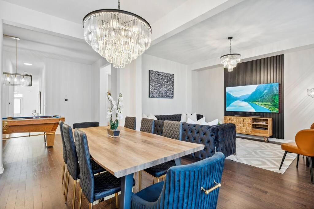 Barrie Luxe, Pool Table 6 Bedroom 6 Ba Custom Design A+ Location Bagian luar foto