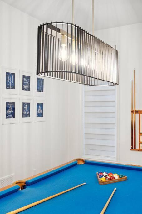 Barrie Luxe, Pool Table 6 Bedroom 6 Ba Custom Design A+ Location Bagian luar foto