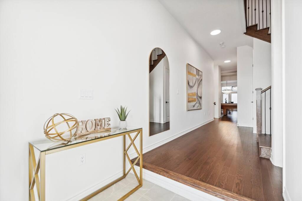 Barrie Luxe, Pool Table 6 Bedroom 6 Ba Custom Design A+ Location Bagian luar foto