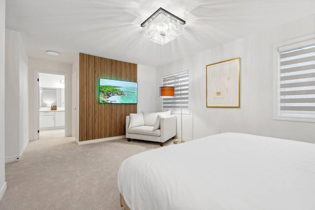 Barrie Luxe, Pool Table 6 Bedroom 6 Ba Custom Design A+ Location Bagian luar foto