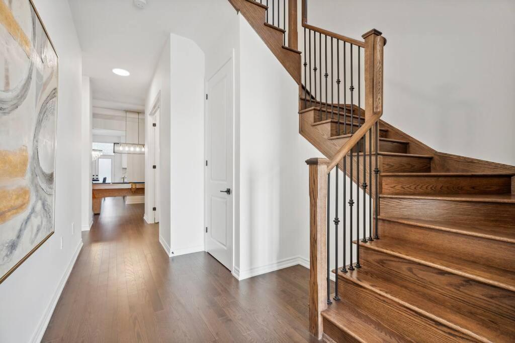 Barrie Luxe, Pool Table 6 Bedroom 6 Ba Custom Design A+ Location Bagian luar foto