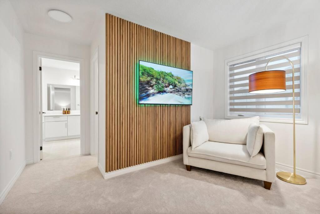 Barrie Luxe, Pool Table 6 Bedroom 6 Ba Custom Design A+ Location Bagian luar foto